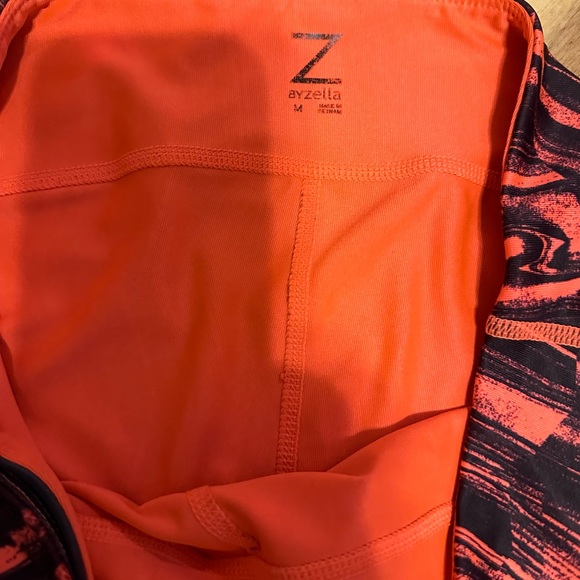 ZELLA Crop Leggings capri Geometric
Visit
Pattern Orange Purple Size Medium - Picture 2 of 2